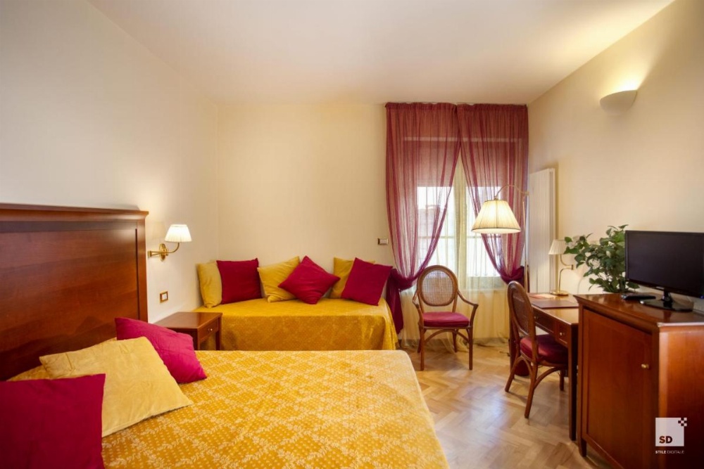 Room image 4